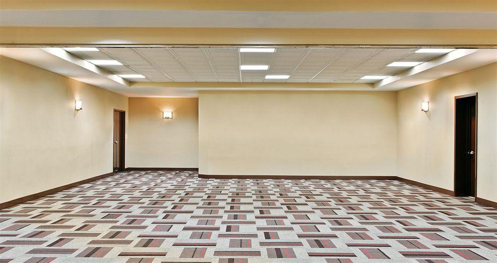 Four Points By Sheraton Колидж Стейшън Екстериор снимка