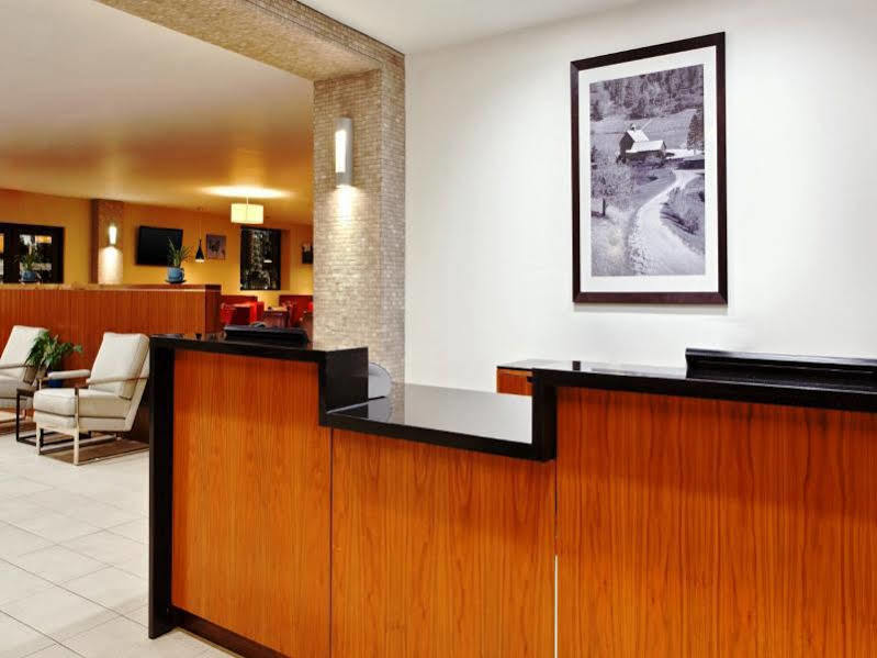 Four Points By Sheraton Колидж Стейшън Екстериор снимка