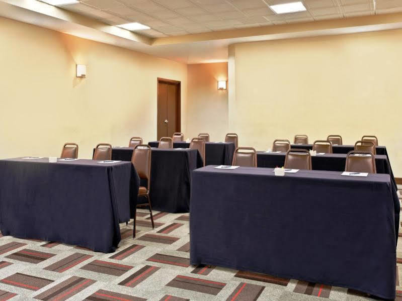 Four Points By Sheraton Колидж Стейшън Екстериор снимка