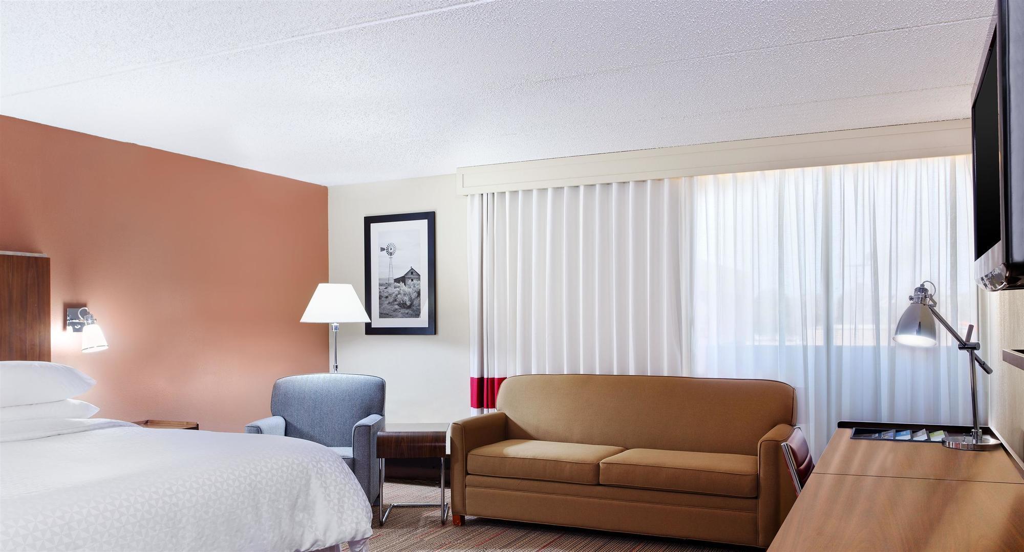 Four Points By Sheraton Колидж Стейшън Екстериор снимка