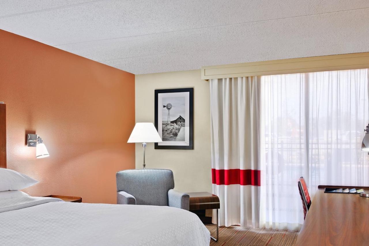Four Points By Sheraton Колидж Стейшън Екстериор снимка