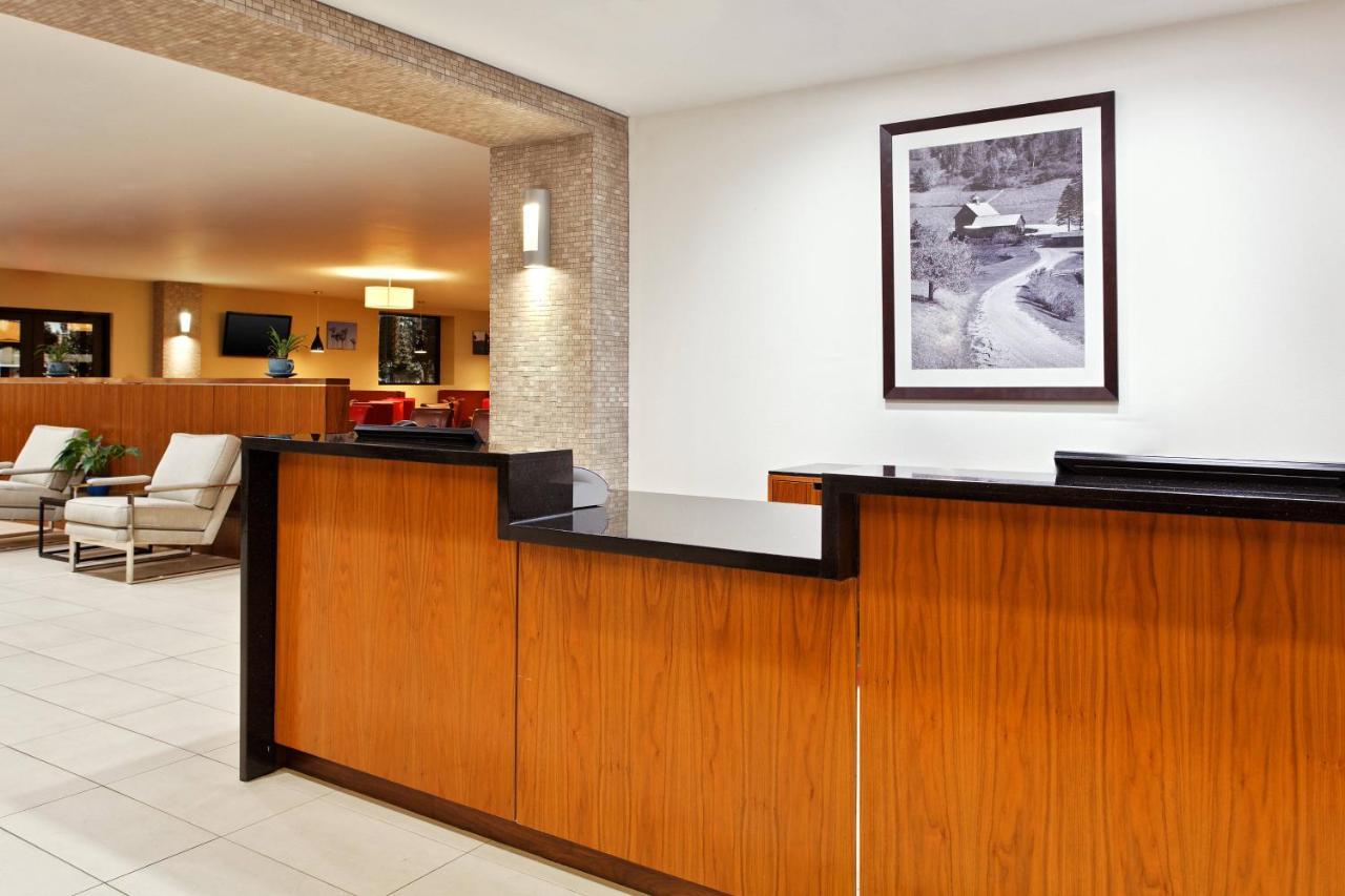 Four Points By Sheraton Колидж Стейшън Екстериор снимка